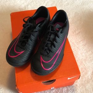 Slightly used-worn twice- Nike Indoor Soccer Shoes